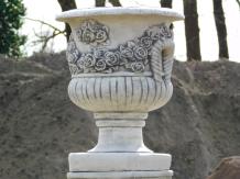 Bloempot met rozen op sokkel - 100 cm - steen
