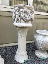 Schwere volle Stein Blumentopf Vase mit Engeln auf Sockel