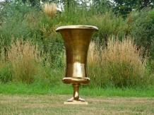 Großer Blumentopf / Vase, Kelch, goldfarbenes Aluminium