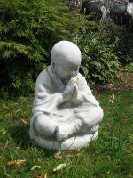 Moine Shaolin - en prière - statue en pierre - 40 cm - blanc