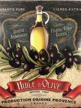 Assiette en métal avec olives, huile d'olive : ''HUILE D'OLIVE''