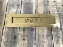 Briefkasten-Klappenschlitz, Postklappe Messing blank, mit Klappenaufhängung.