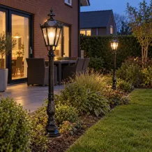 Buitenlantaarn – staand – met klassieke ornamenten