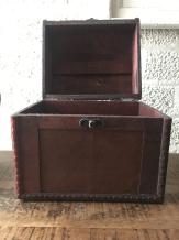 Boîtes décoratives, un ensemble de 3 boîtes qui s'emboîtent les unes dans les autres