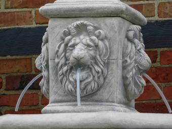 Fontein leeuw XL - 125 cm - steen - tuinfontein met spuwers