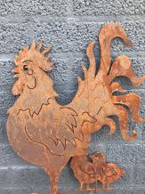 Silhouette d'un coq et ses 2 poussins - fonte-rustique