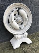 Koi auf Ständer - Steinornament - 57 cm - klassisch