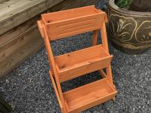 Blumenkasten / Pflanzgefäß mit 3 Kästen, Holz, Blumentreppe