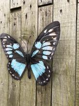 Wanddekoration aus Metall - Schmetterling - in den Farben Blau und Schwarz