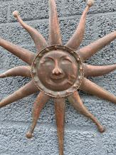 Ornement mural en métal - soleil avec visage - rustique - 55 cm