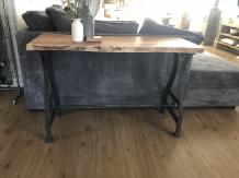 Table unique en forme de tronc d'arbre avec base en fonte, grande