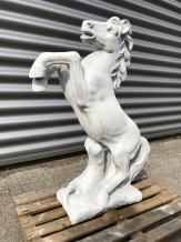 Steigerend paard - stenen dierenbeeld - 130 cm - klassiek