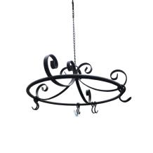 Hanger -wildhaak-kruidenrek- ijzeren krans met 8 haken.