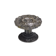 Feststehender Türknauf „Blume“ mit Rosette – patiniertes Messing