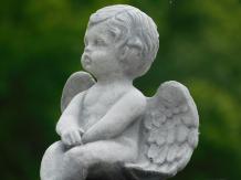 Ange assis - statue en pierre - 20 cm - décoration classique