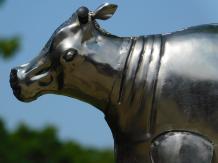 Vache - sculpture en métal - 26 cm - couleur chrome - abstrait