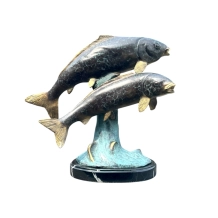 Koi karpers beeld – exclusief bronzen sculptuur – kunst in kleur