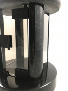 Une lanterne funéraire / lampe funéraire, entièrement en granit, magnifiquement finie !