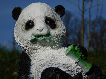 Lehnender Panda - Polystone Statue - 26 cm - detailliert