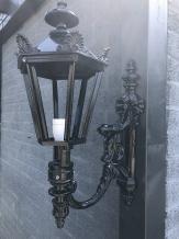 Wand-Außenleuchte Maas 65, Alu-Guss mit Glühbirnenfassung und Glas.