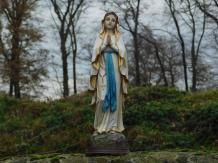 Kirchenstatue, Maria mit Rosenkranz, Gartenstatue, groß