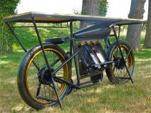 Table d'appoint unique pour moto, avec support à vin, table de bar