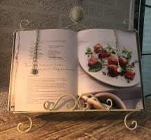 Un support standard blanc pour les morceaux de musique, les menus et les livres