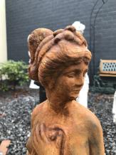 Femme légèrement vêtue - statue en fonte - 77 cm - oxyde