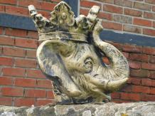 Éléphant avec couronne - statue/pot de fleurs - polystone - or