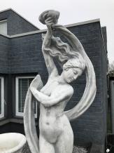 Femme au foulard - statue en pierre - 192 cm - blanc classique