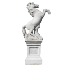 Paard op sokkel - stenen dierenbeeld - 160 cm - klassiek