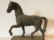 Belle sculpture de cheval, statue en fonte lourde