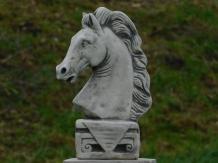 Pferdekopf - auf Sockel - Tierstatue aus Stein - 60 cm