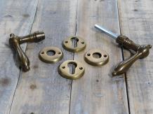 Ensemble de quincaillerie pour porte d'entrée - laiton patiné