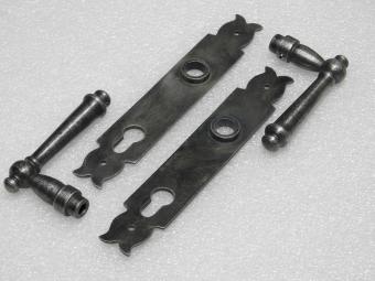 Türbeschlagset – Türgriffe Windsor + Türplatten Noble PC 92 – Gusseisen, verzinkt