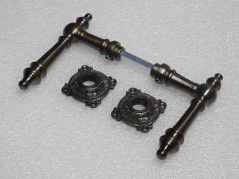 Montreux Türgriffset mit Rosetten – Dunkel patiniertes Messing