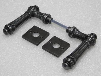 Set klinken met rozetten - gietijzer verzinkt - vierkant