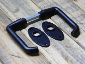 Set Türgriffe mit ovalen Rosetten – Mattschwarz – Aluminium