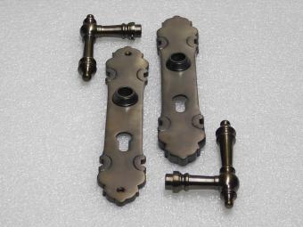 Montreux Türgriffset + Türplatten PZ 92 – Dunkel patiniertes Messing