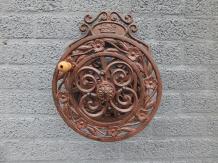 Antiker Gartenschlauchhalter - Schlauchtrommel aus Gusseisen - Landhausstil