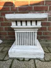 Sockel - Säule - 42 cm - Quadratisch - Stein
