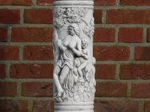 Base ronde - pierre - 80 cm - scène classique - en détail