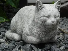 Liegende Katzenstatue – Stein – Gartenstatue – 30 cm