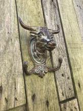 Stier haak gietijzer grijs-bruine patina