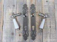 Ensemble de quincaillerie de porte PZ 92 - nickel mat - avec poignées en porcelaine ivoire