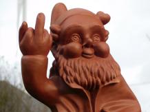 Gartenzwerg - Mittelfinger - Polystone - 80 cm - braun