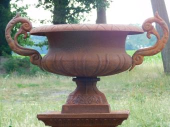 Gartenvase auf Sockel - 112 cm - Gusseisen - Rost
