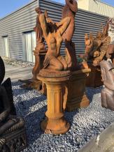 Blote knielende vrouw - stenen beeld - 63 cm - oxide