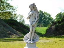 Femme avec coquillage - sur socle - pierre - 140 cm - classique