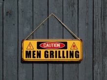 Wandschild - Caution Men Grilling - Metall